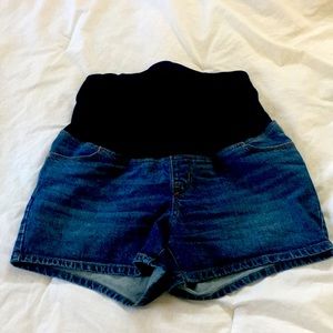 Crossover Panel Midi Maternity Jean Shorts - Isabel Maternity